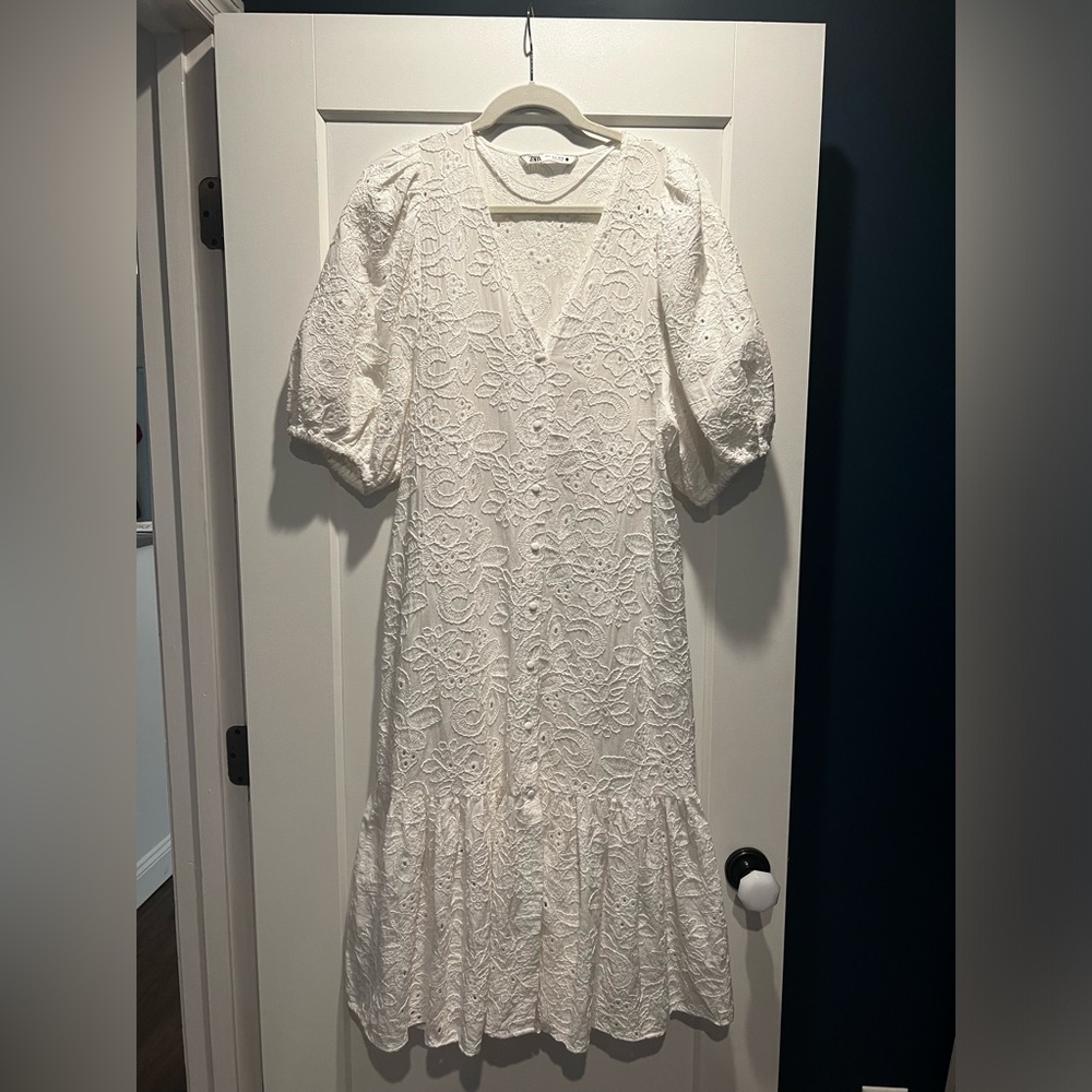 Zara white dress with floral detail and puffy sleeves. Size medium